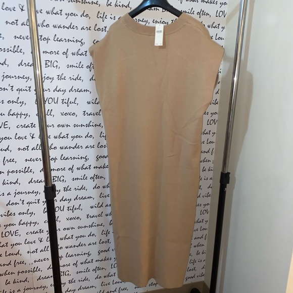 MAEVE SLEEVELESS COLUMN MIDI DRESS - Picture 6 of 9
